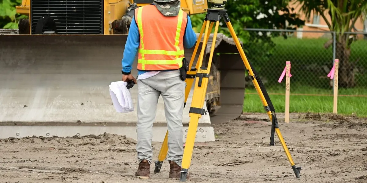 Land Surveyor workplace — Dubai, UAE