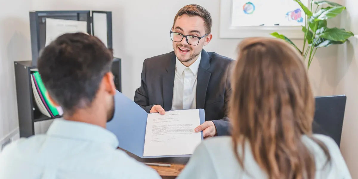 Mortgage Advisor workplace — Dubai, UAE