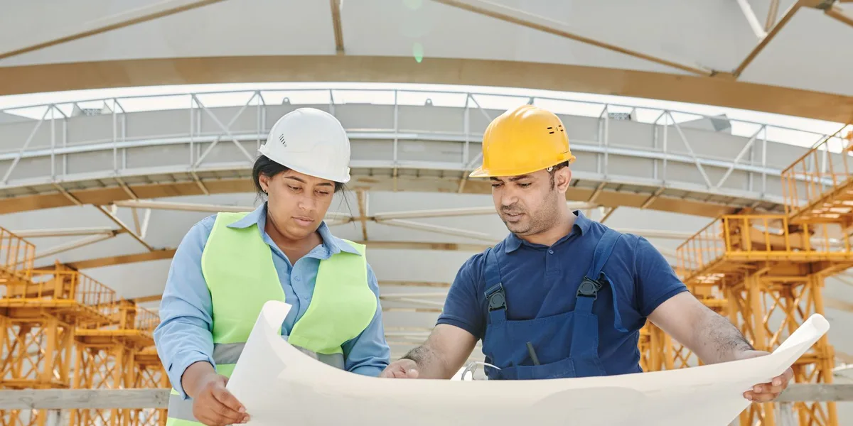 Senior MEP Project Manager workplace — Abu Dhabi, UAE